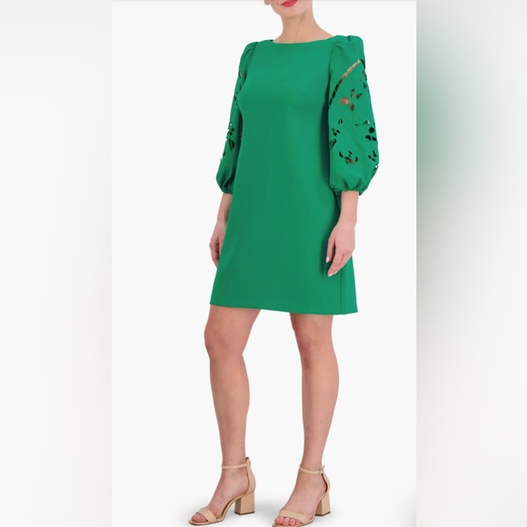 Vince Camuto Eyelet Sleeve Crepe Shift Dress size 4 NWT - Picture 1 of 11